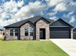 352 N Gaggle Rd, Farmington, AR 72730