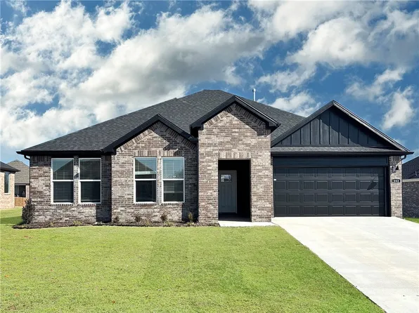 352 N Gaggle Rd, Farmington, AR 72730