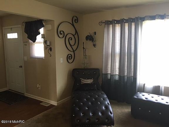 4th image of 663 Green Meadows Dr