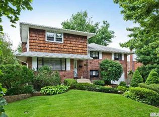 5 Holly Ln, Plainview, NY 11803