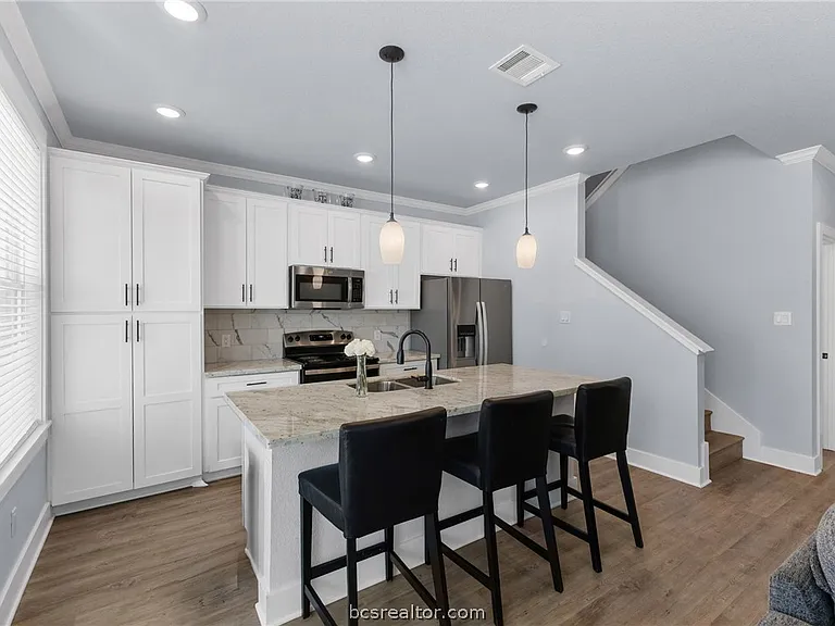 2108 Jax Dr — Photo 5