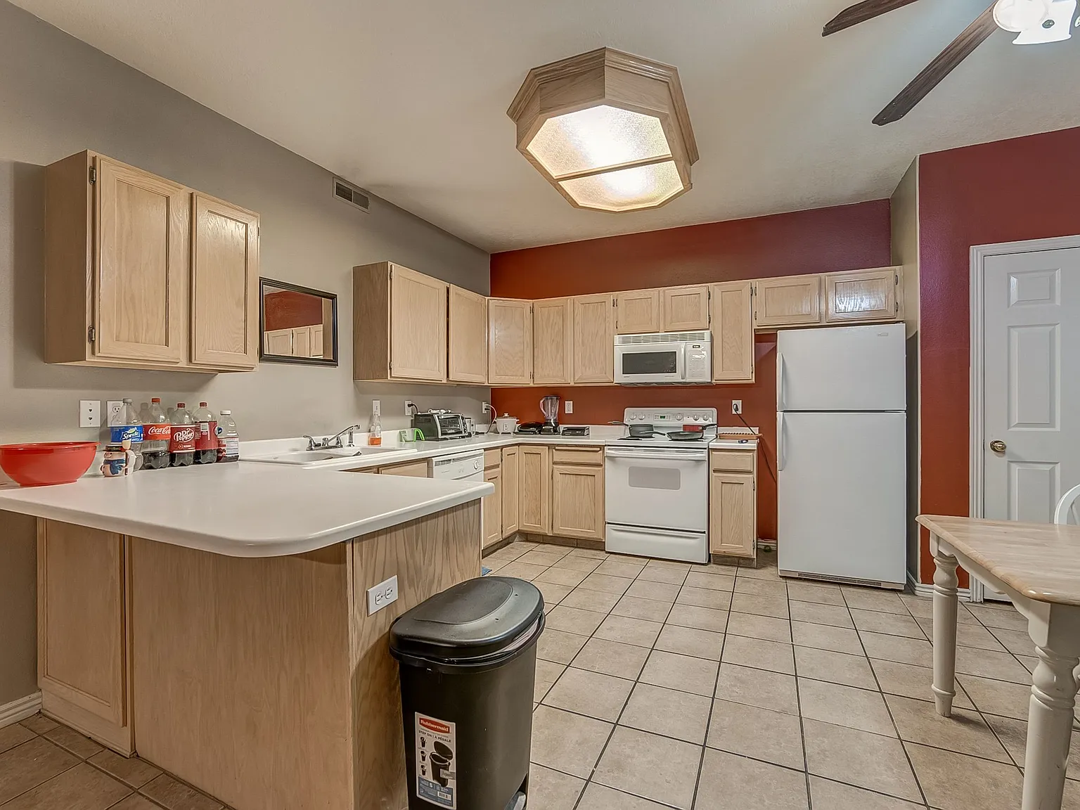 3 bed, 1212 sqft, $549 — Photo 4