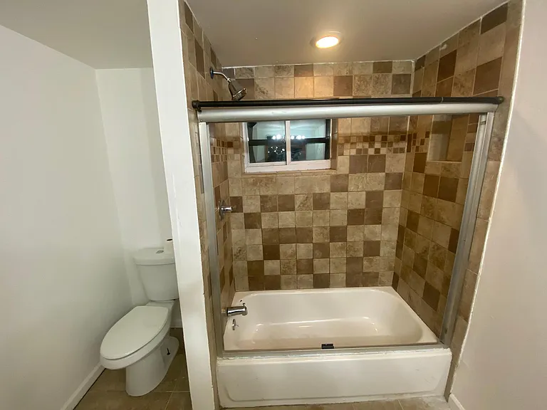1215 Walnut St — Photo 15