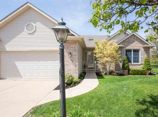 2240 Hogan Ct N, Bettendorf, IA 52722
