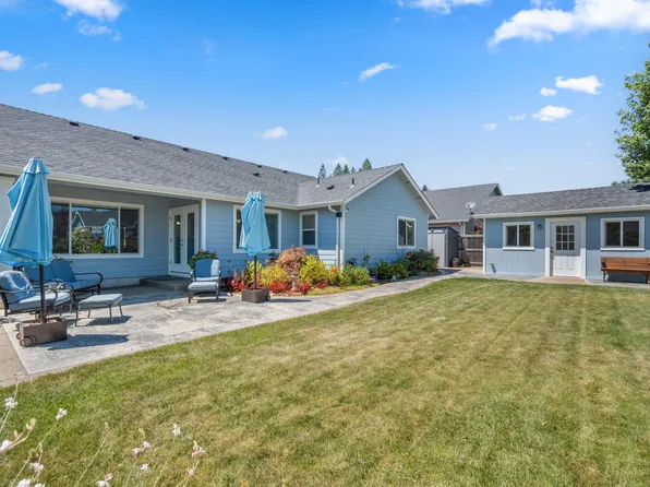 263 Retirement Ln, Cave Junction, OR 97523