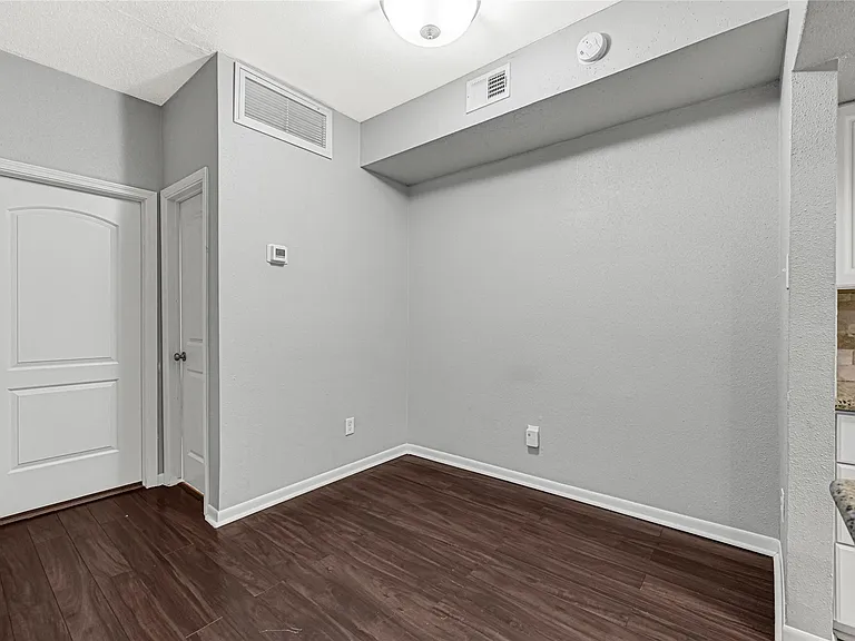 2425 Augusta Dr #29 — Photo 7