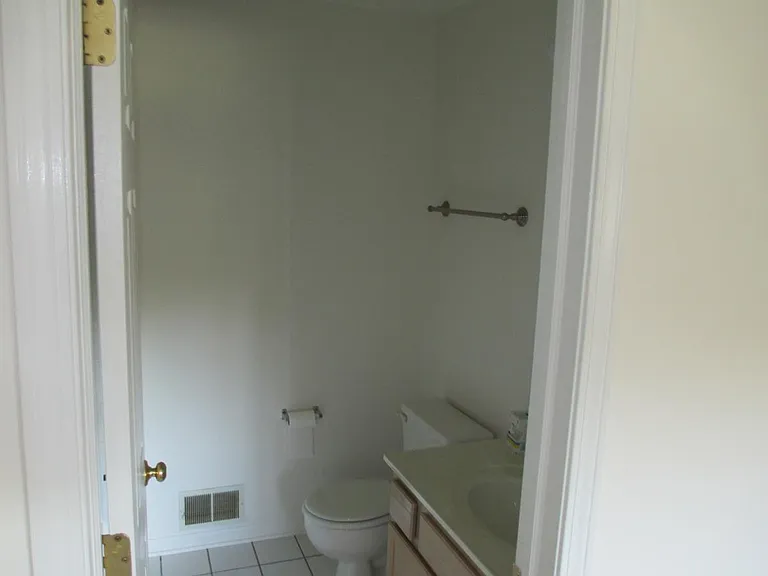 2nd Bath with Tub