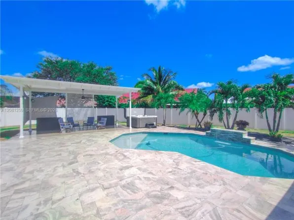 5780 Sun Pointe Cir, Boynton Beach, FL 33437