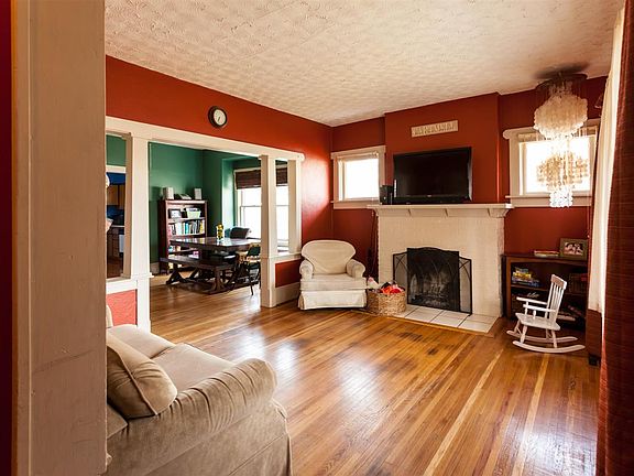 3rd image of 2424 W Euclid Ave