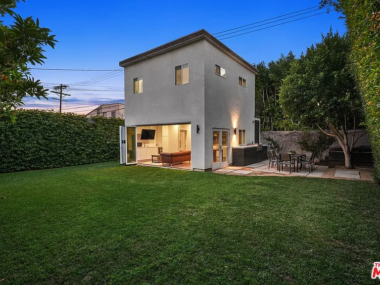 1155 S Rimpau Blvd — Photo 46