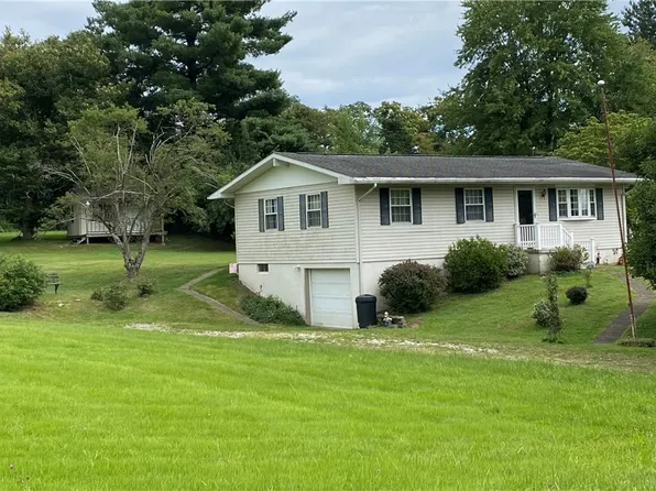 390 Cole Coffman Rd, Marietta, OH 45750