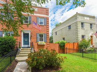 915 Bashford Ln, Alexandria, VA 22314
