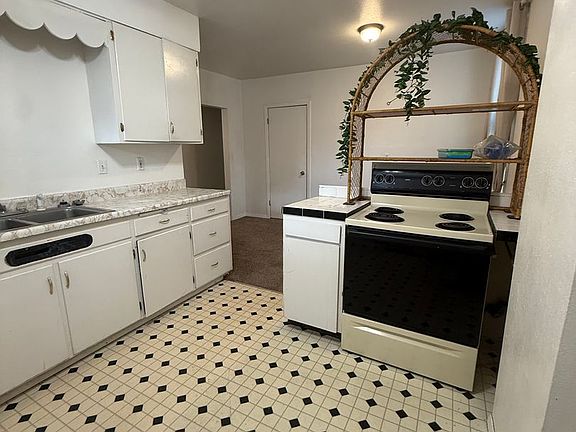4th image of 402 W Mercury St #1/2
