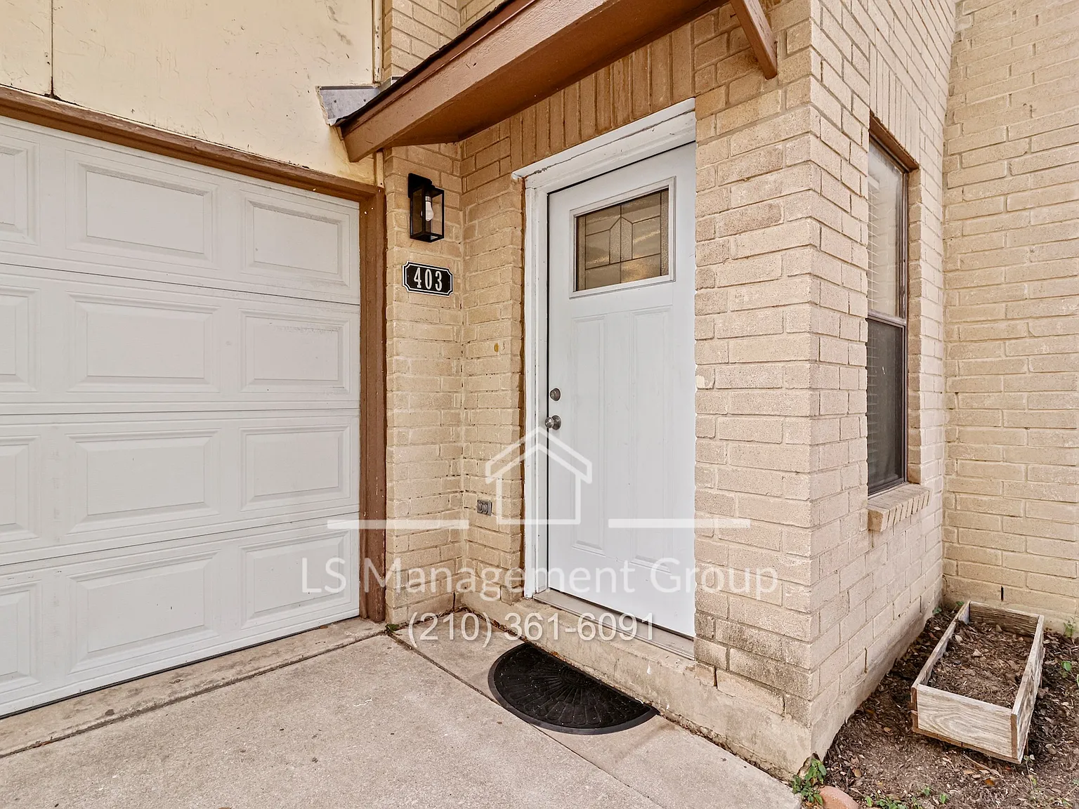 2 bed, 1.5 bath, 1008 sqft, $1,450 — Photo 2
