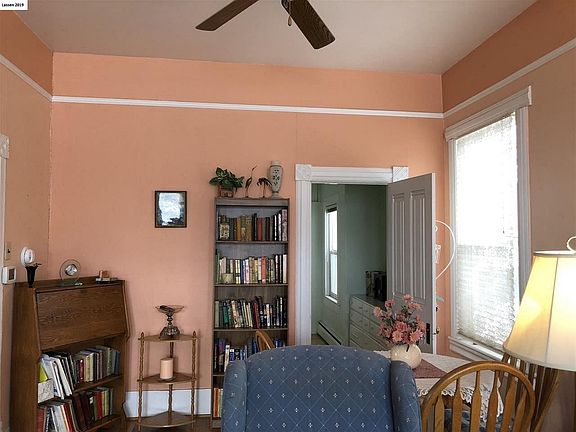 4th image of 810 Nevada St