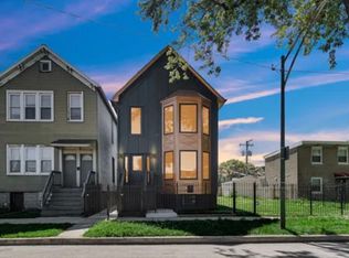 243 W Swann St APT 1, Chicago, IL 60609