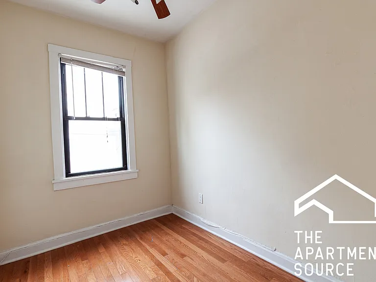 2252 N Southport Ave #2 — Photo 8