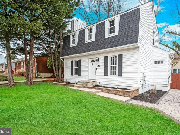 1011 Hyde Park Dr, Annapolis, MD 21403