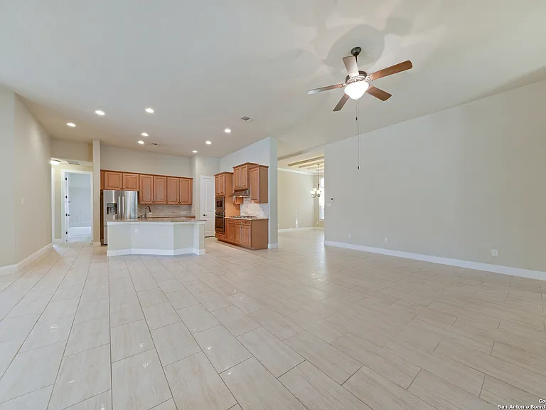 42 Avalon Park — Photo 8