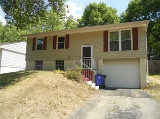 3139 Bramble Rd SW, Cedar Rapids, IA 52404