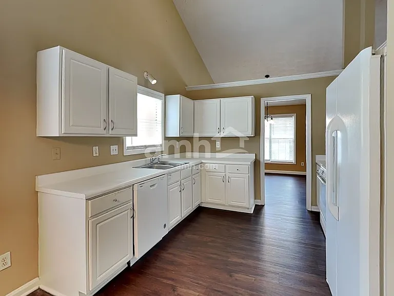 1545 Maple Pointe Ct — Photo 3