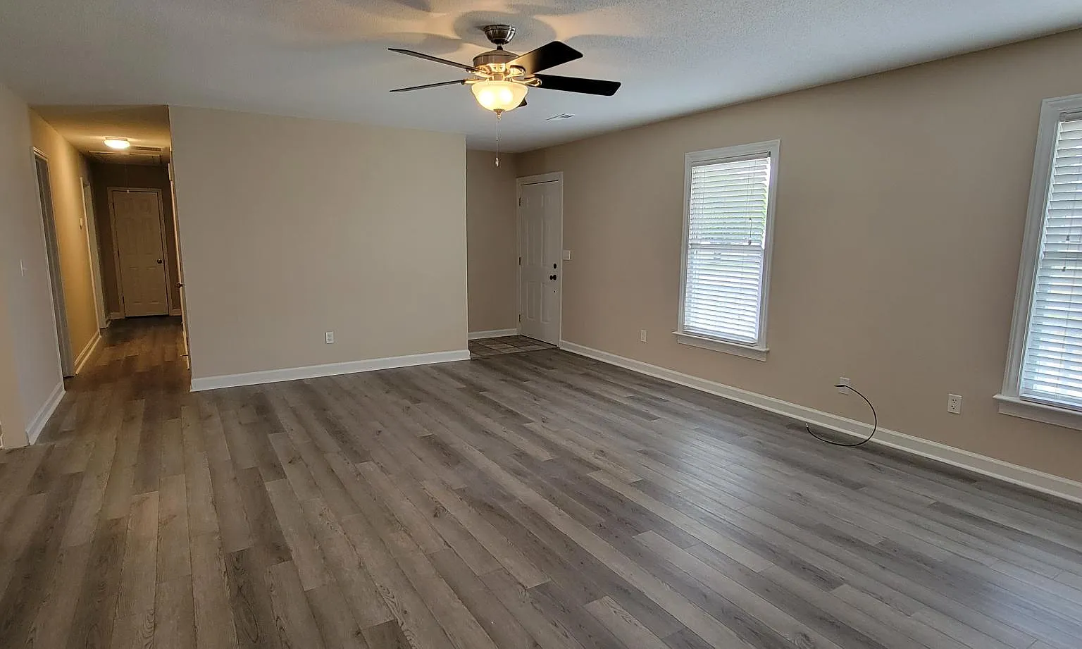 3 bed, 1600 sqft, $1,800 — Photo 4