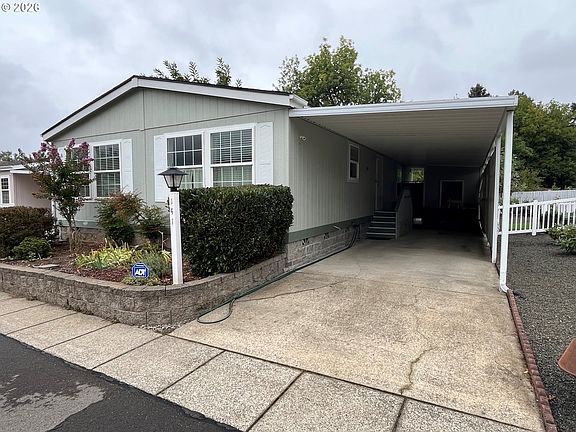 2nd image of 141 River Ridge Ave