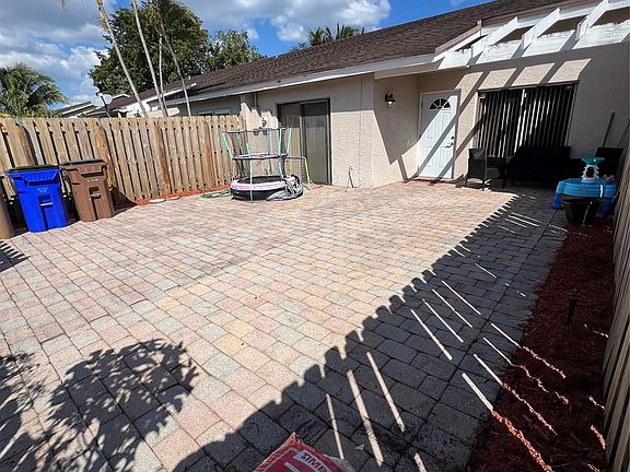 3rd image of 5024 E Lakes Drive