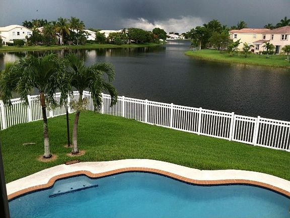 3rd image of 683 NW 159th Ave