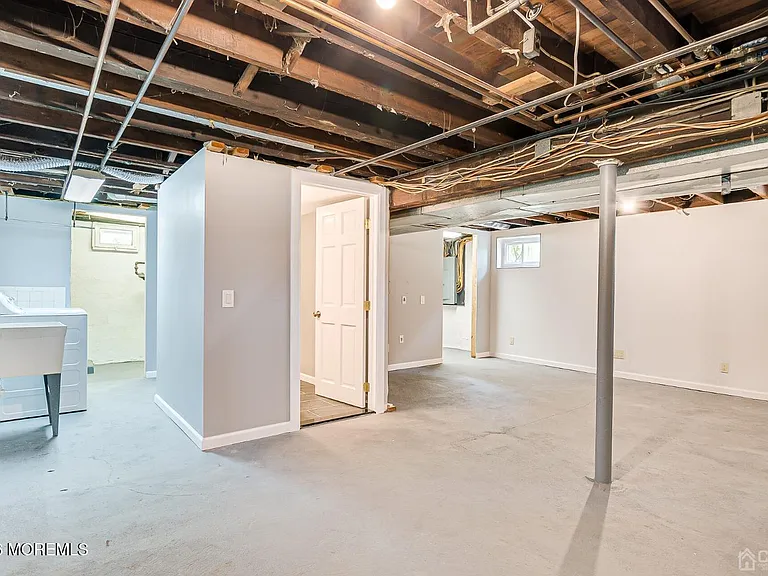 48 Johnson Pl — Photo 29