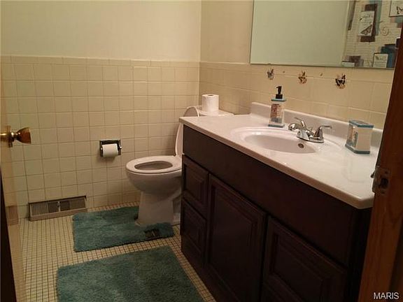 3rd image of 20 Harneywold Dr