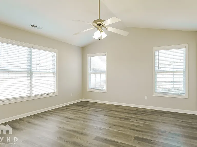 1209 Kinsfolk Cir — Photo 8