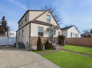 1362 Scimitar Ave, Elmont, NY 11003