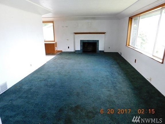 5th image of 204 E 72nd St