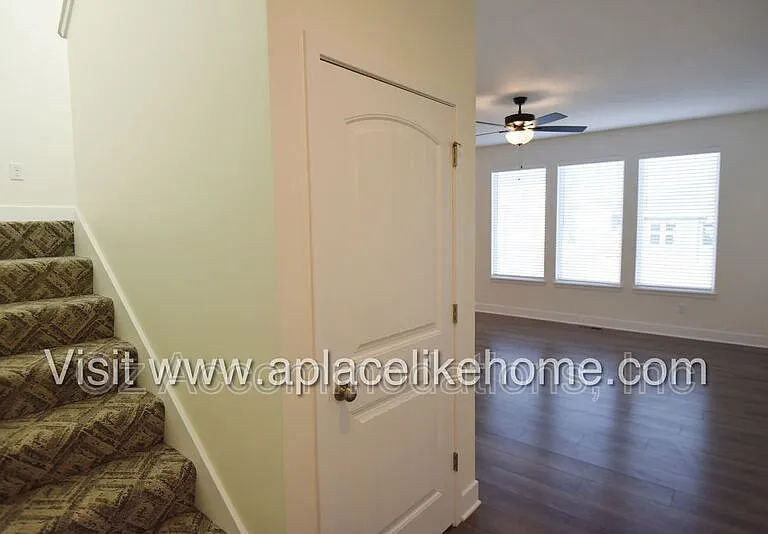 4008 NW 95th Ter — Photo 15
