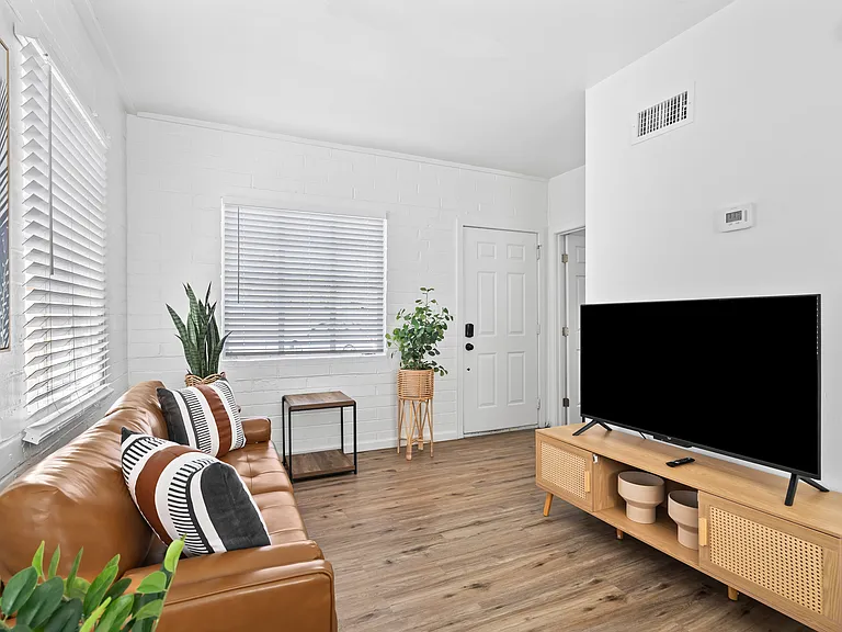 1627 N Bryant Ave #C — Photo 19