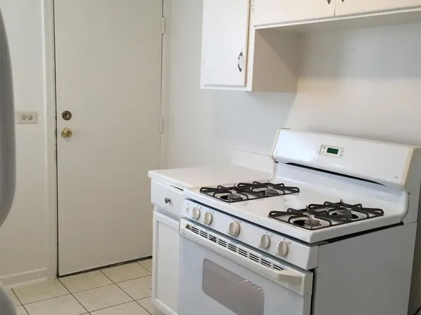 1310 Tamara Ct, Waukegan, IL 60085