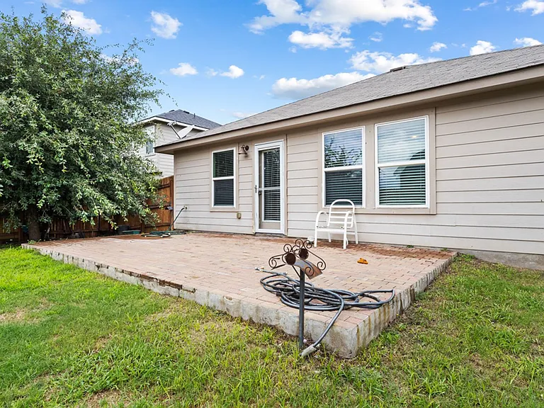 1533 Redbridge Dr — Photo 24