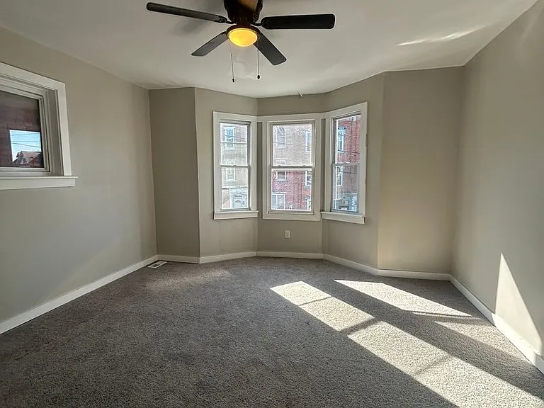 320 Maclay St — Photo 30