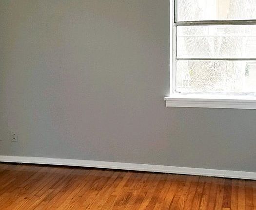 4th image of 2718 Parkridge St