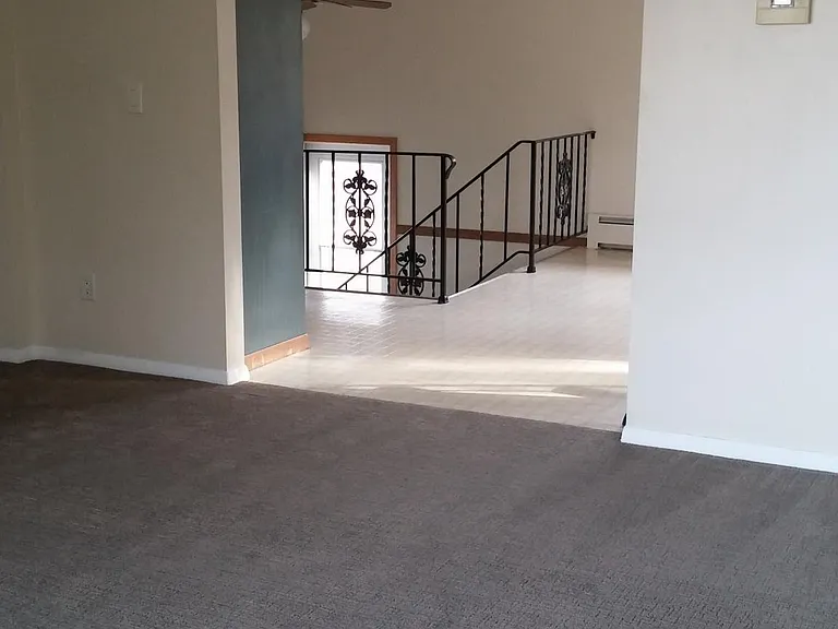 1093 Polk Cir NE — Photo 8