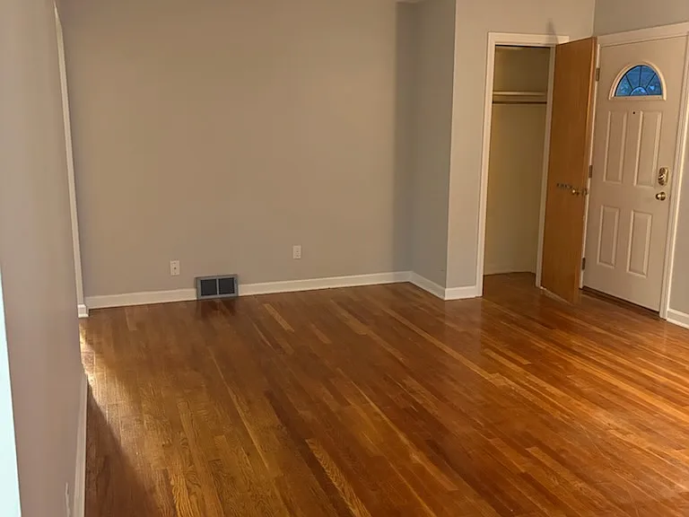 1130 Phelps Ave — Photo 5