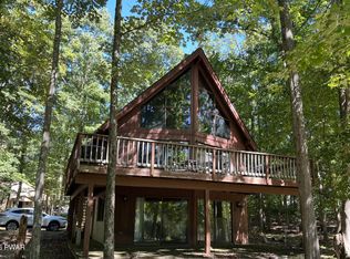 189 Eastwood Dr, Greentown, PA 18426