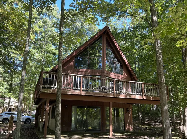 189 Eastwood Dr, Greentown, PA 18426