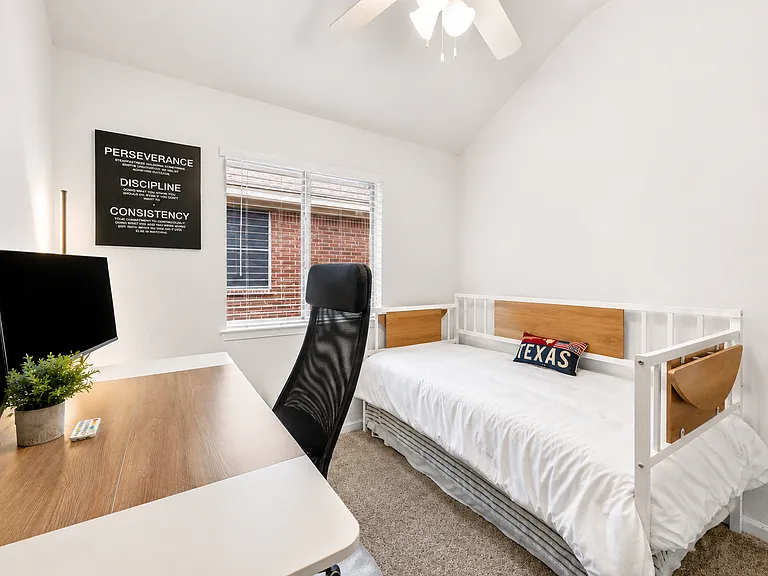 1109 Briargate Dr — Photo 16