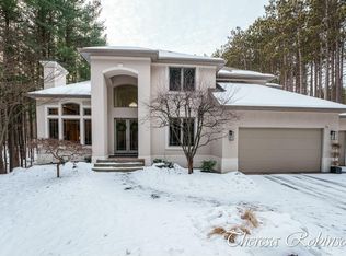 3585 Blue Water Pines Dr NE, Grand Rapids, MI 49525