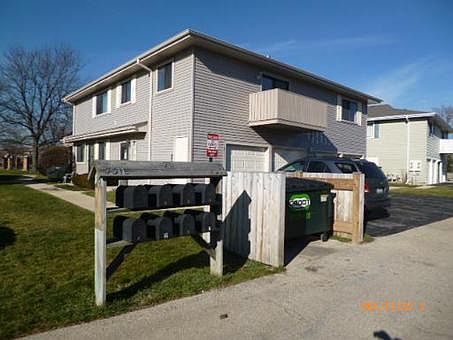 1st image of 2S727 Winchester Cir E Unit 1