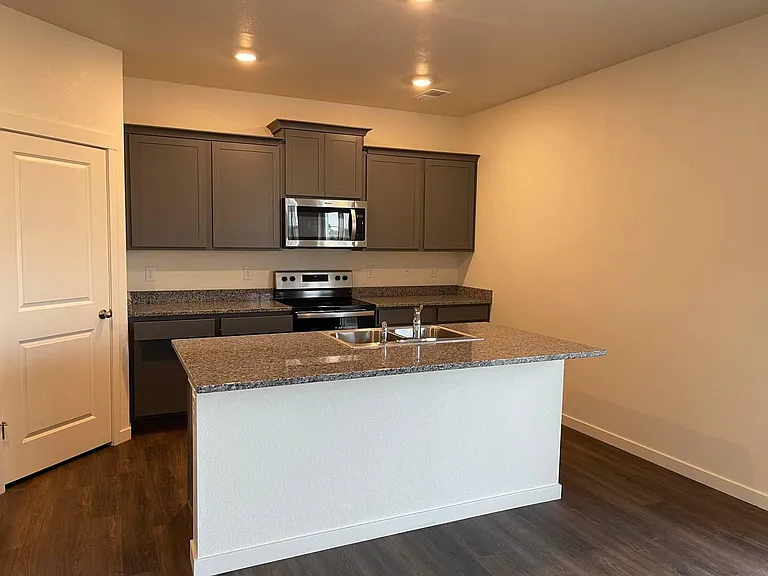 6045 Holstein Dr — Photo 8