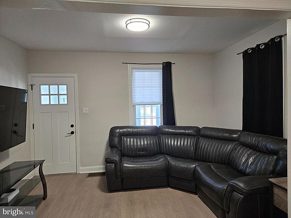 4th image of 238 Filmore St