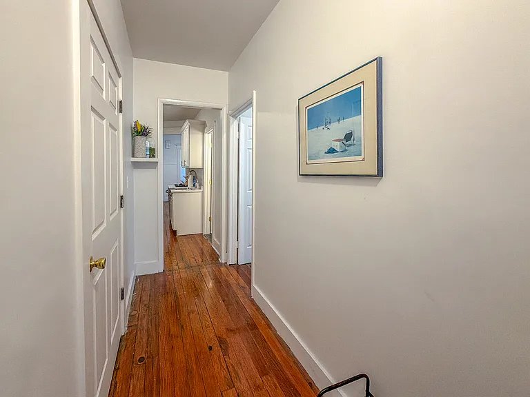 246 Nicoll St #1R — Photo 10
